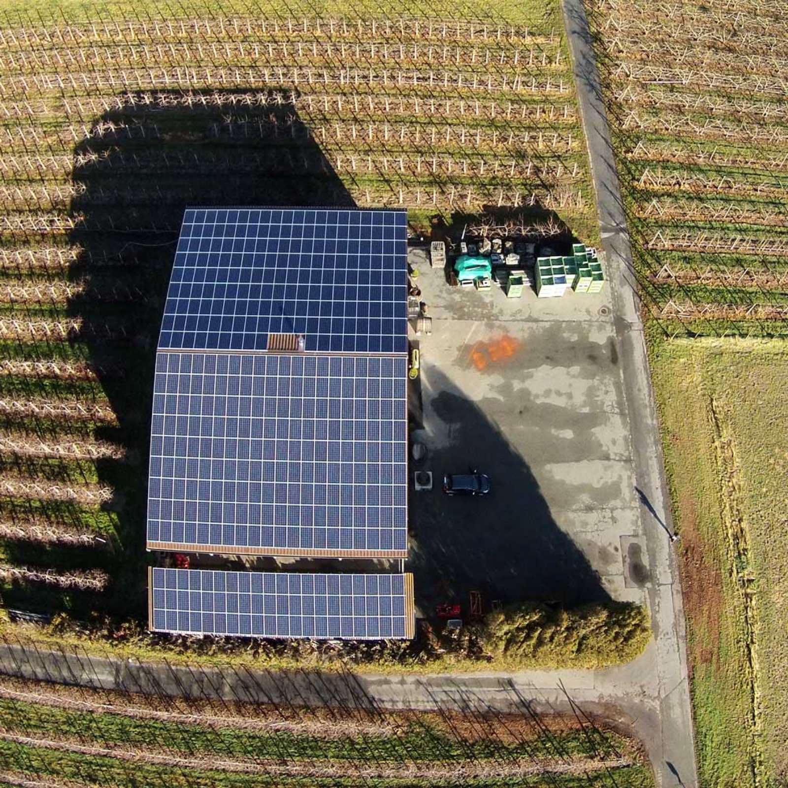Panneaux photovoltaïques sur le dépôt agricole